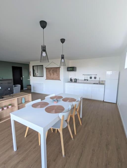 Bienvenue Chez Severine Et Julien Appartement 75M2 Mirefleurs Exterior foto