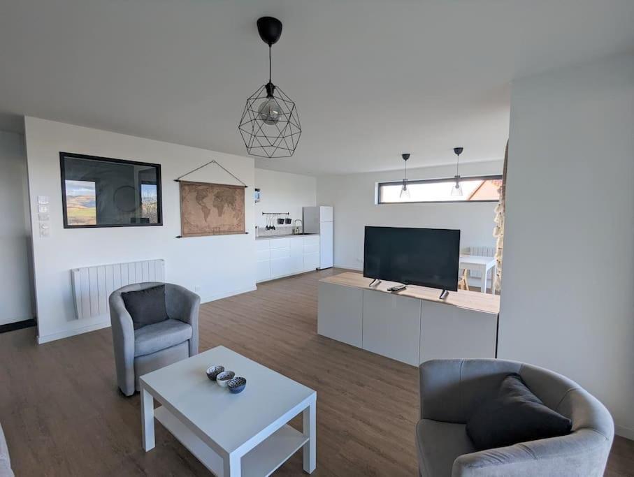 Bienvenue Chez Severine Et Julien Appartement 75M2 Mirefleurs Exterior foto
